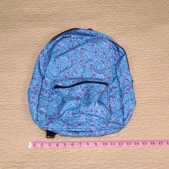 Floral print backpack. - Picture 8 of 9
